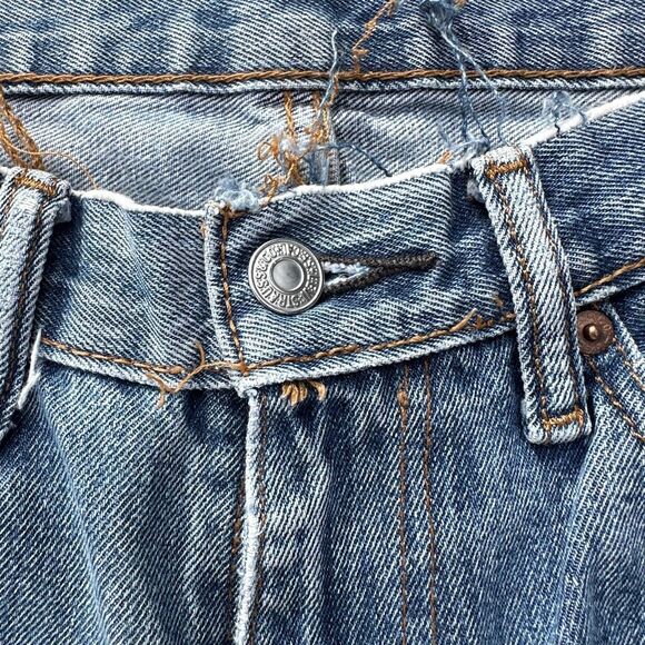 Levi’s 505 Distressed Blue Jeans W31 L34 Raw Hem Snakeskin Patch Vintage Style - Picture 4 of 6